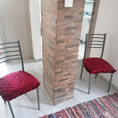 Apartment Elenas 1 Bedroom In Center