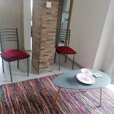 Elenas 1 Bedroom In Center *